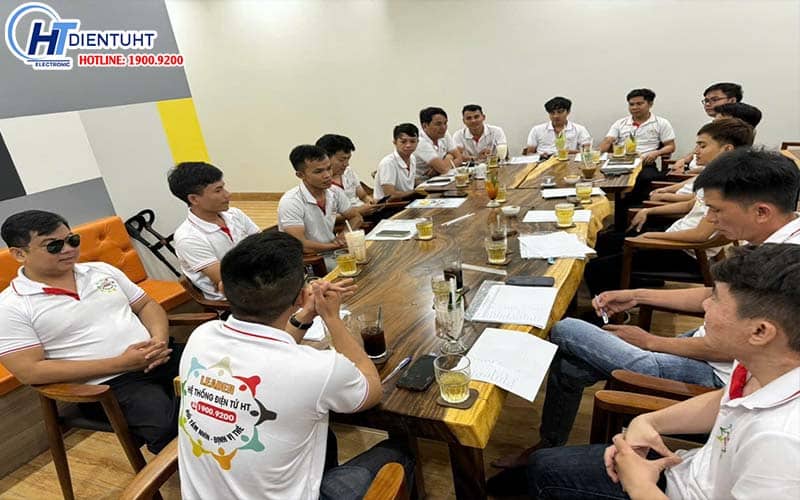 Sửa máy lọc nước tại nhà Bình Thuận 7 Đội ngũ nhân viên sửa máy lọc nước tại nhà Bình Thuận