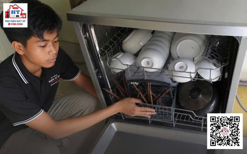 Sửa Máy Rửa Chén Tại Nhà Bình Tân | Kỹ Thuật HT Kiểm Tra Lỗi 10 Kỹ thuật kiểm tra sửa chữa máy rửa chén tại nhà Bình Tân