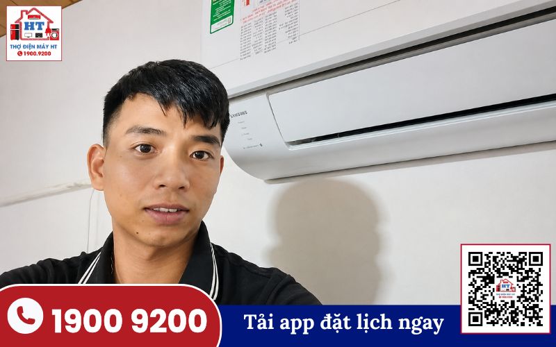 Kiểm tra van tiết lưu điện tử (EEV) máy lạnh Kỹ thuật viên đang kiểm tra hoạt động của van tiết lưu điện tử (EEV) trên máy lạnh bằng thiết bị chuyên dụng.