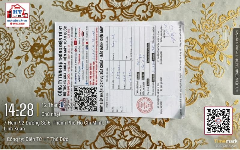 Giấy tiếp nhận sửa chữa máy lọc nước Karofi AioTec, thể hiện quy trình làm việc chuyên nghiệp.